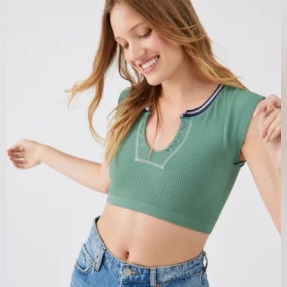 NWT Out From Under Seamless Top Urban Outfitters Holly Green Crop Go For Gold
